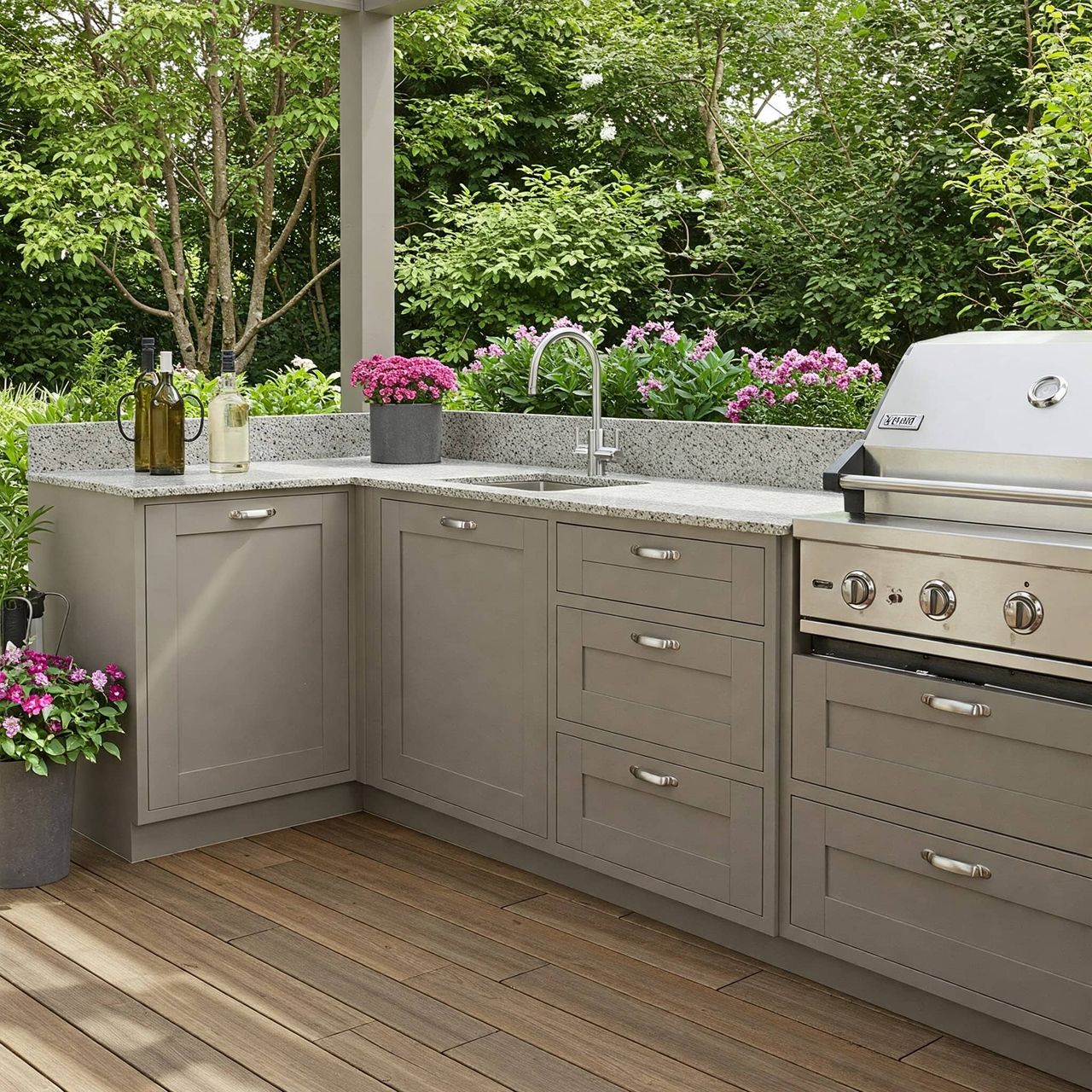 Outdoor kitchen cabinetry and storage in Austin, TX